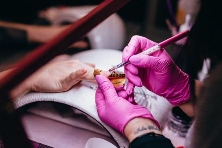 Learn How To Give An Expert Mani Pedi With 2022‘s Top 9 Best Online Nail Technician Courses
