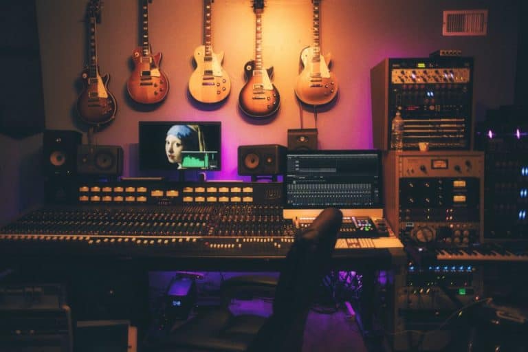 Learn How To Make Viral Songs With 2022‘s Top 13 Best Online Music Production Courses